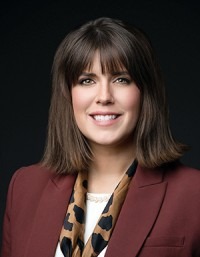 Amy Connealy headshot