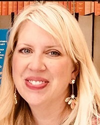 Katie Clune headshot