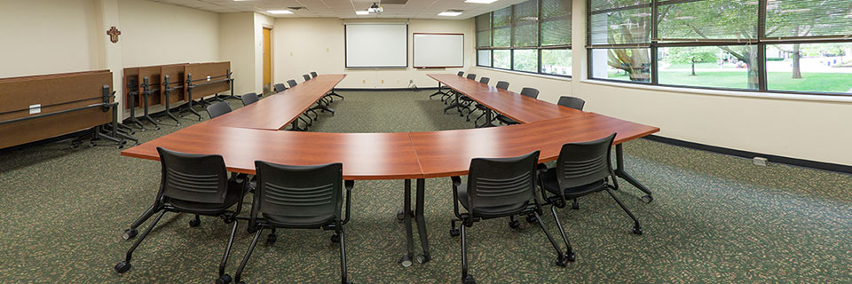 U-shaped table setting in Massman 248