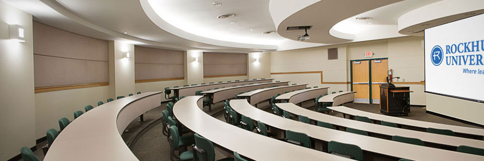 Science Center 115 classroom with amphitheatre set up 