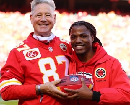 Alumnus Soaks in Arrowhead Atmosphere in Pregame Recognition