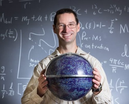 Physics Faculty Member Assists with Exciting Discovery of New Planetary System