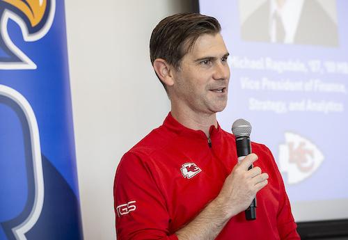 Alumnus Michael Ragsdale talks to students during an event